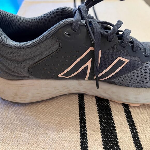 New Balance W520 LP7 Size 9 Gray Running Shoes - Picture 7 of 9